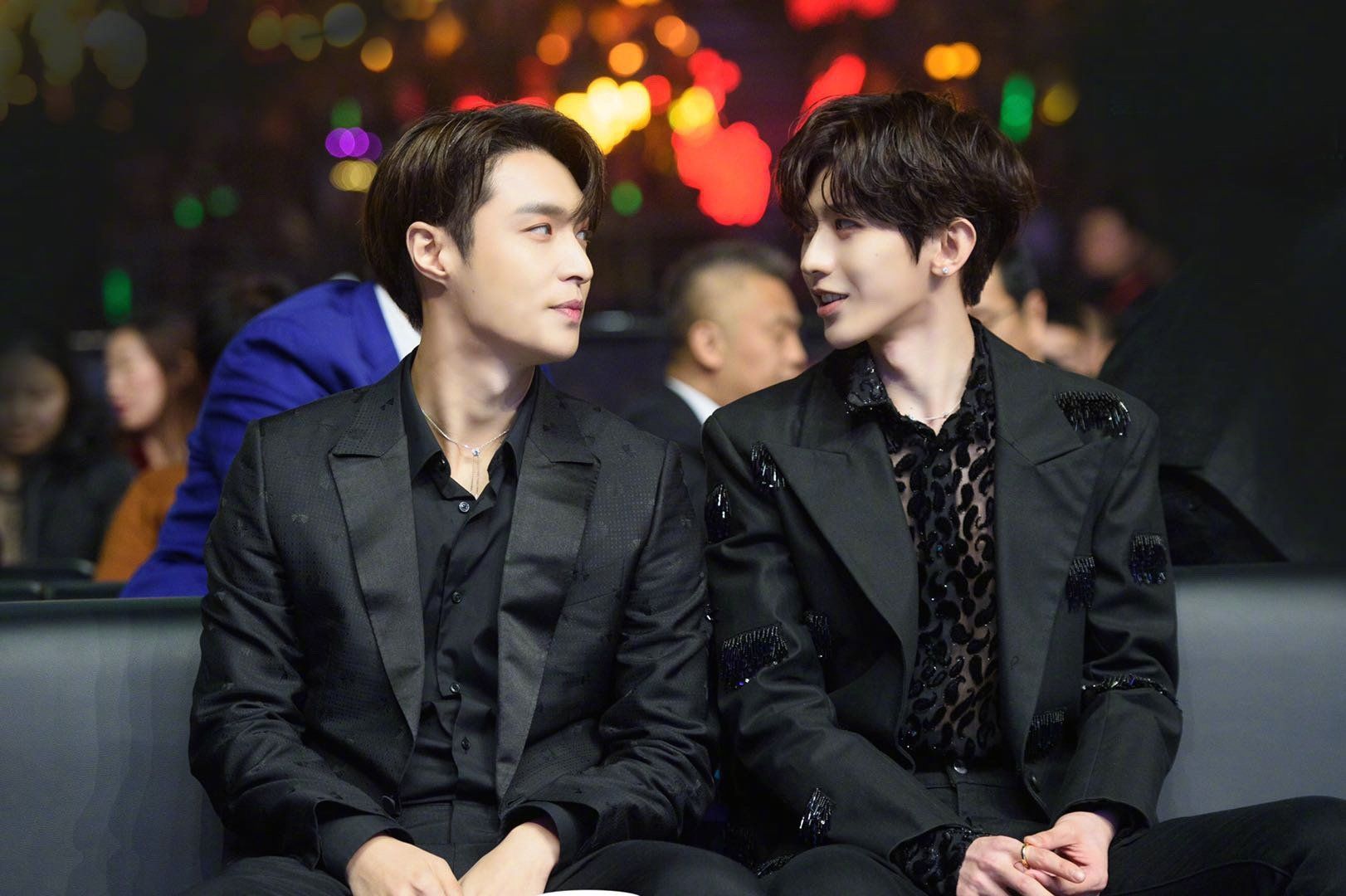 主题:两个大男人腿贴着腿,看着好别扭[42]收藏该帖已收藏